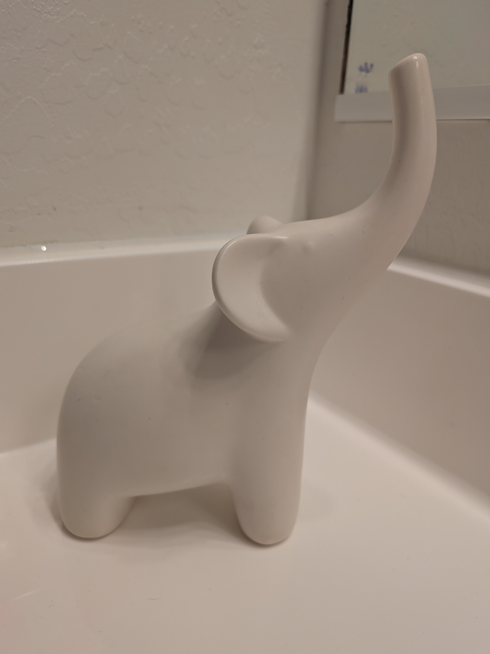 White Ceramic Elephant Ring Holder Jewelry Holder Trinket Dish Cute Decor